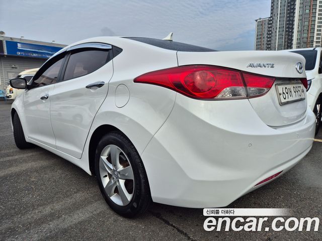 Hyundai AVANTE M16 GDI Deluxe — пробег 176 000 км — фото 5 из 5