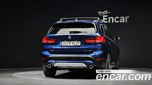 BMW X1 xDrive 20i xLine — пробег 39 219 км — фото 4 из 5
