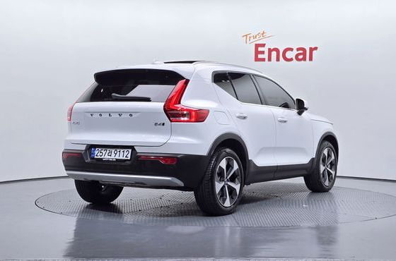 Volvo XC40 B4 Ultra Bright — пробег 5 908 км — фото 2 из 5