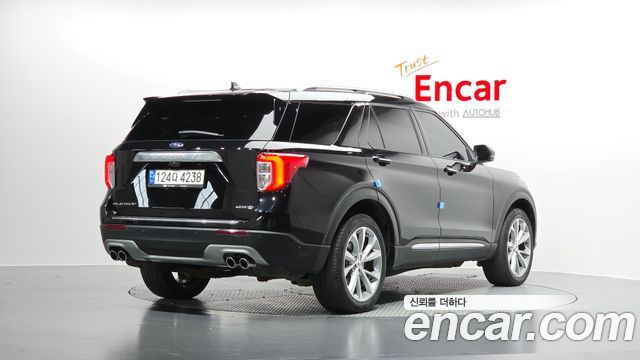 Ford Explorer 3.0 Platinum 4WD — пробег 61 662 км — фото 2 из 5