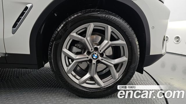 BMW X3 xDrive 20i — пробег 28 097 км — фото 5 из 5