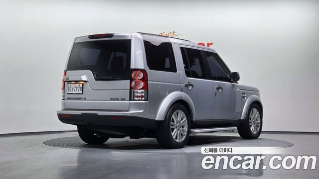 Land Rover Discovery 3.0 SDV6 SE — пробег 157 625 км — фото 2 из 5