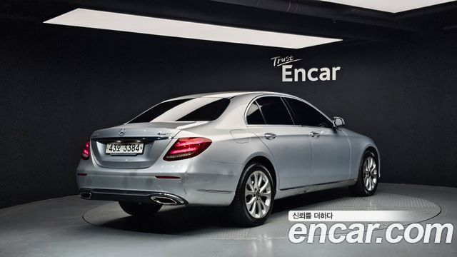 Mercedes-Benz E-Class из Кореи Encar