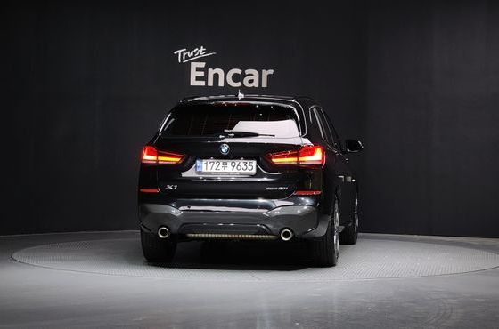 BMW X1 xDrive 20i M Sport — пробег 13 671 км — фото 4 из 5
