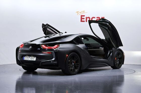 BMW i8 Coupe — пробег 68 992 км — фото 2 из 5