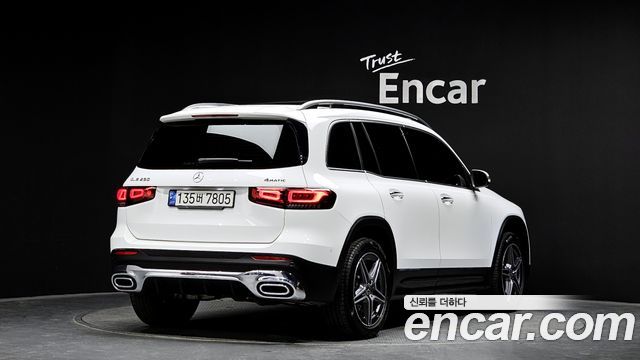 Mercedes-Benz GLB-Class GLB250 4MATIC — пробег 54 929 км — фото 2 из 5