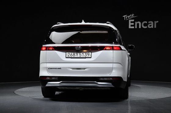 Kia Carnival 9-Seater Signature — пробег 70 419 км — фото 4 из 5