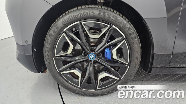 BMW iX xDrive40 First Edition — пробег 36 331 км — фото 5 из 5