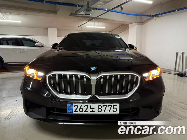 BMW 5-Series 530i xDrive — пробег 1 825 км — фото 1 из 5