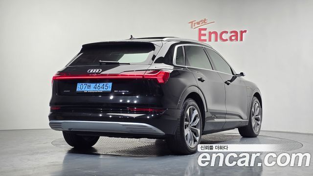 Audi e-tron из Кореи Encar
