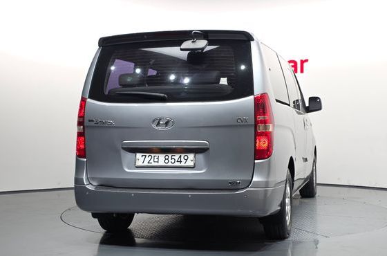 Hyundai Starex 11-Seater Wagon CVX Premium — пробег 122 442 км — фото 4 из 5