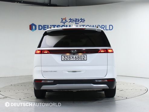Kia Carnival 9-Seater Prestige — пробег 103 462 км — фото 4 из 5