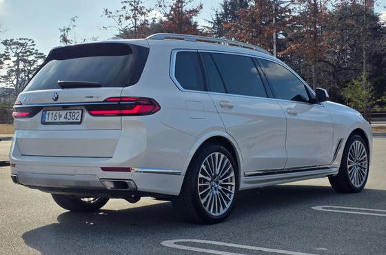 BMW X7 xDrive 40i Design Pure Excellence 6-Seater — пробег 11 336 км — фото 2 из 5