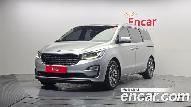 Kia Carnival Gasoline 11-Seater Prestige — пробег 50 023 км — фото 1 из 5