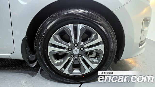 Kia Carnival Gasoline 11-Seater Prestige — пробег 50 023 км — фото 5 из 5