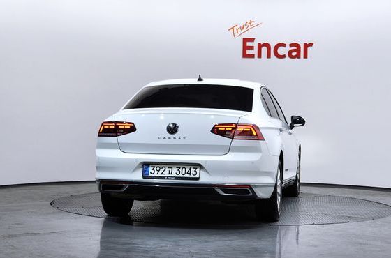 Volkswagen Passat 2.0 TDI Premium — пробег 40 191 км — фото 4 из 5