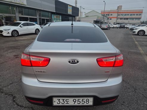 Kia pride 1.6 GDI Sedan Prestige — пробег 154 000 км — фото 4 из 5