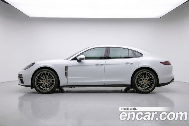Porsche Panamera 2.9 AWD Platinum Edition — пробег 30 000 км — фото 1 из 5