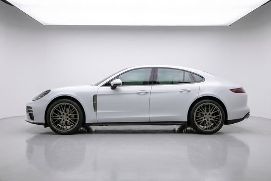 Porsche Panamera 2.9 AWD Platinum Edition — пробег 30 000 км — фото 1 из 5