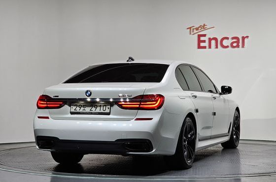 BMW 7-Series 740d xDrive M Sport — пробег 131 190 км — фото 2 из 5