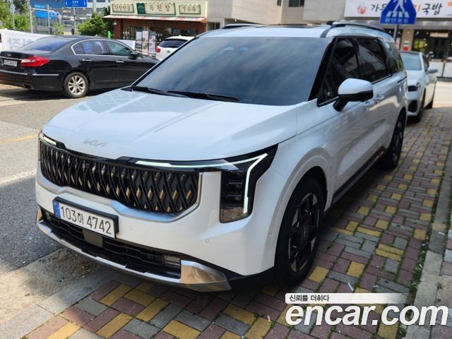 Kia Carnival HEV 9seater Signature — пробег 4 800 км — фото 2 из 5