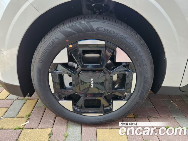 Kia Carnival HEV 9seater Signature — пробег 4 800 км — фото 5 из 5