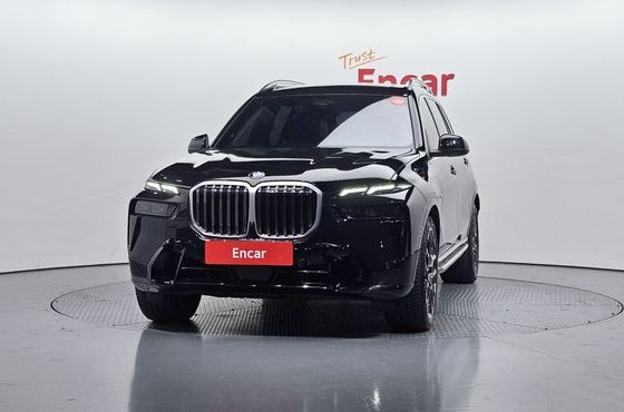 BMW X7 xDrive 40i M Sport 6STR — пробег 17 860 км — фото 3 из 5