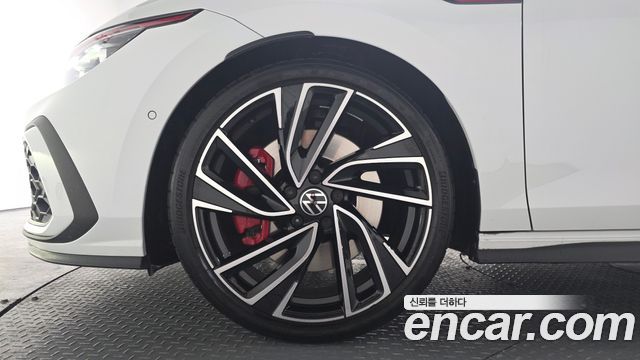 Volkswagen Golf 2.0 GTI — пробег 11 409 км — фото 5 из 5