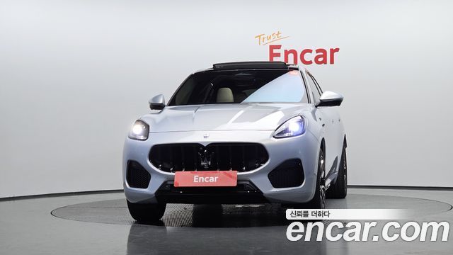 Maserati Grecale 2.0 AWD Modena — пробег 23 549 км — фото 3 из 5