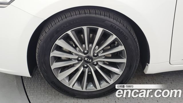 Kia K7 из Кореи Encar