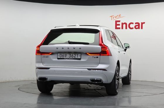 Volvo XC60 T6 Inscription — пробег 141 185 км — фото 4 из 5