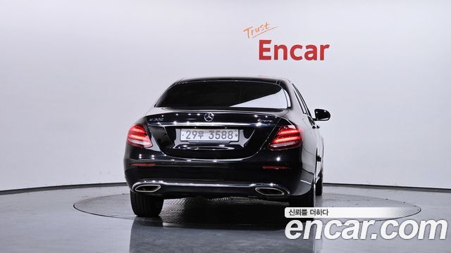 Mercedes-Benz E-Class из Кореи Encar