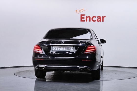 Mercedes-Benz E-Class E300 4MATIC Exclusive — пробег 95 647 км — фото 4 из 5