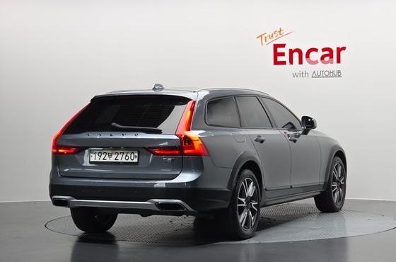 Volvo V90 T5 Pro AWD — пробег 140 934 км — фото 2 из 5