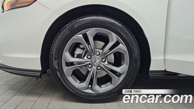 Honda Accord 1.5 Turbo — пробег 5 837 км — фото 5 из 5