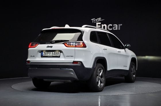 Jeep Cherokee 2.4 Limited AWD — пробег 42 637 км — фото 2 из 5