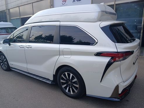 Toyota Sienna 2.5 Hybrid 2WD — пробег 70 000 км — фото 2 из 5