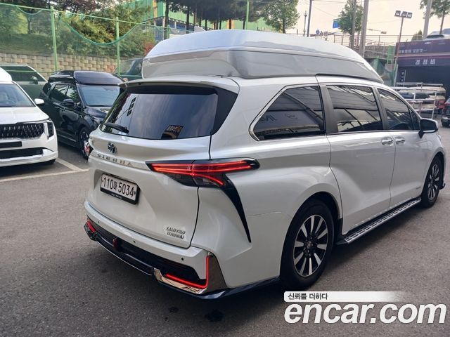 Toyota Sienna 2.5 Hybrid 2WD — пробег 70 000 км — фото 3 из 5