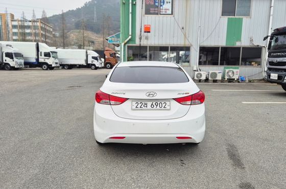 Hyundai AVANTE M16 GDI Premier — пробег 82 350 км — фото 5 из 5