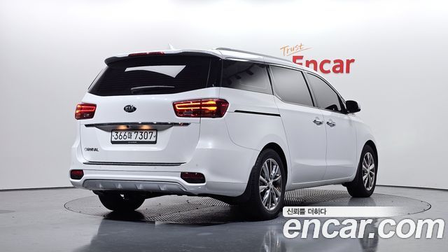 Kia Carnival 9-Seater Prstige — пробег 83 127 км — фото 2 из 5