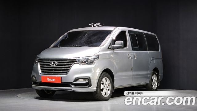 Hyundai Starex 4WD Wagon 12-Seater Smart — пробег 181 822 км — фото 1 из 5