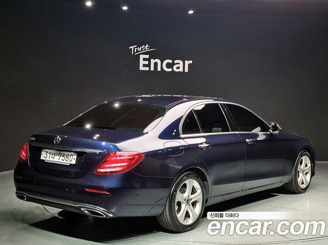 Mercedes-Benz E-Class из Кореи Encar