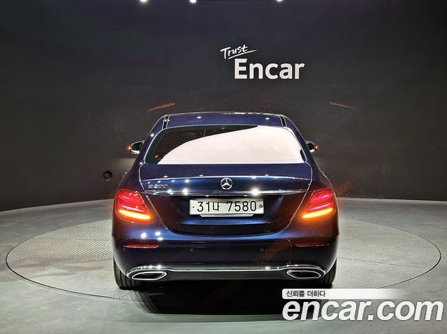 Mercedes-Benz E-Class из Кореи Encar