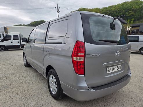 Hyundai Starex 5-Seater VAN CVX Deluxe — пробег 106 262 км — фото 2 из 5