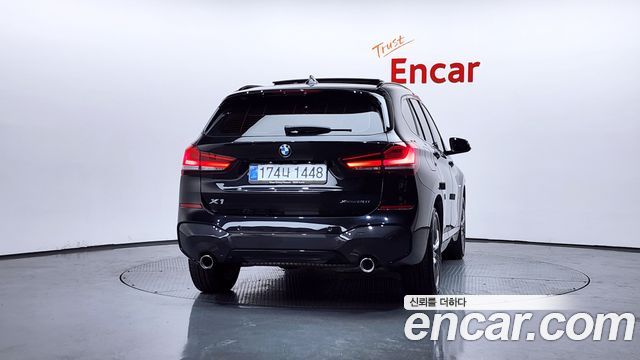 BMW X1 xDrive 20i M Sport — пробег 27 198 км — фото 4 из 5