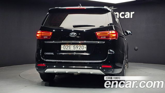 Kia Carnival из Кореи Encar