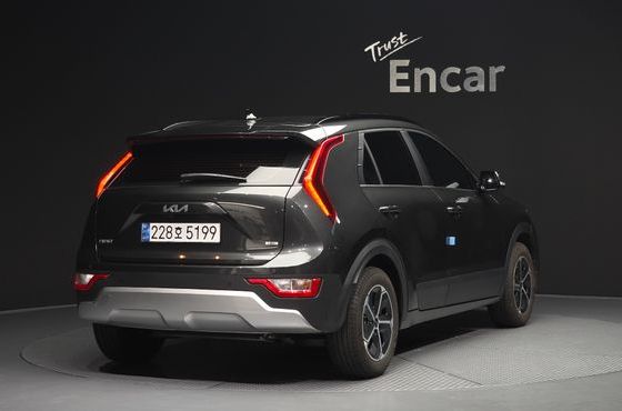 Kia Niro Trendy — пробег 22 105 км — фото 2 из 5