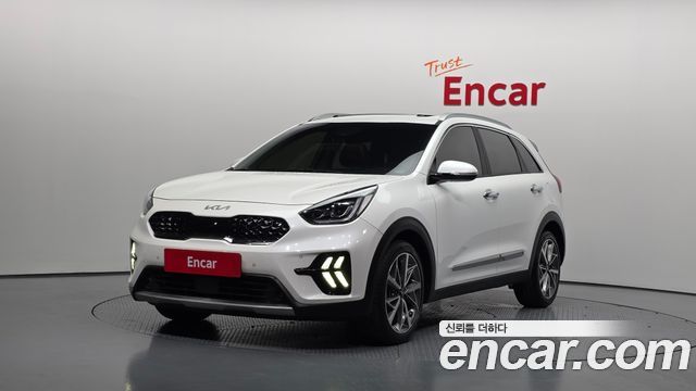 Kia Niro 1.6 HEV Signature — пробег 25 649 км — фото 1 из 5