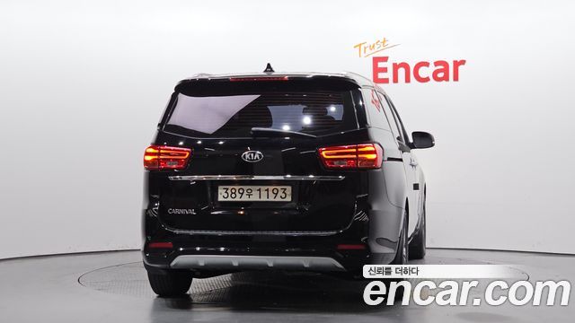 Kia Carnival из Кореи Encar