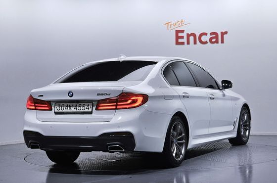 BMW 5-Series 520d xDrive M Sport Package Plus — пробег 93 000 км — фото 2 из 5